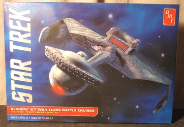 Star Trek 1:537 scale Klingon KTinga-Class Battle Cruiser Plastic Model Kit 